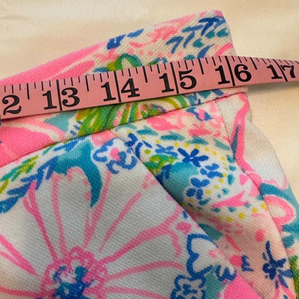 Lilly Pulitzer Pink and Blue Floral Scalloped Hem Shorts SZ 4 - Picture 5 of 8